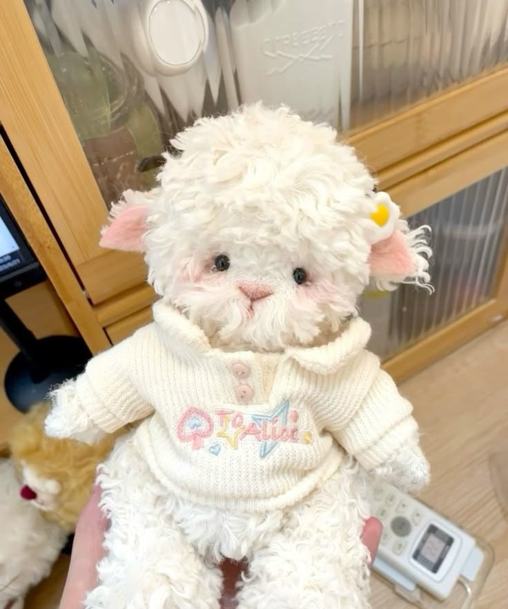 Thú Bông Cừu Trắng Mặc Áo Len Dễ Thương