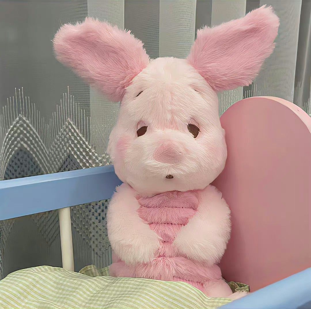 Gấu bông Piglet màu hồng